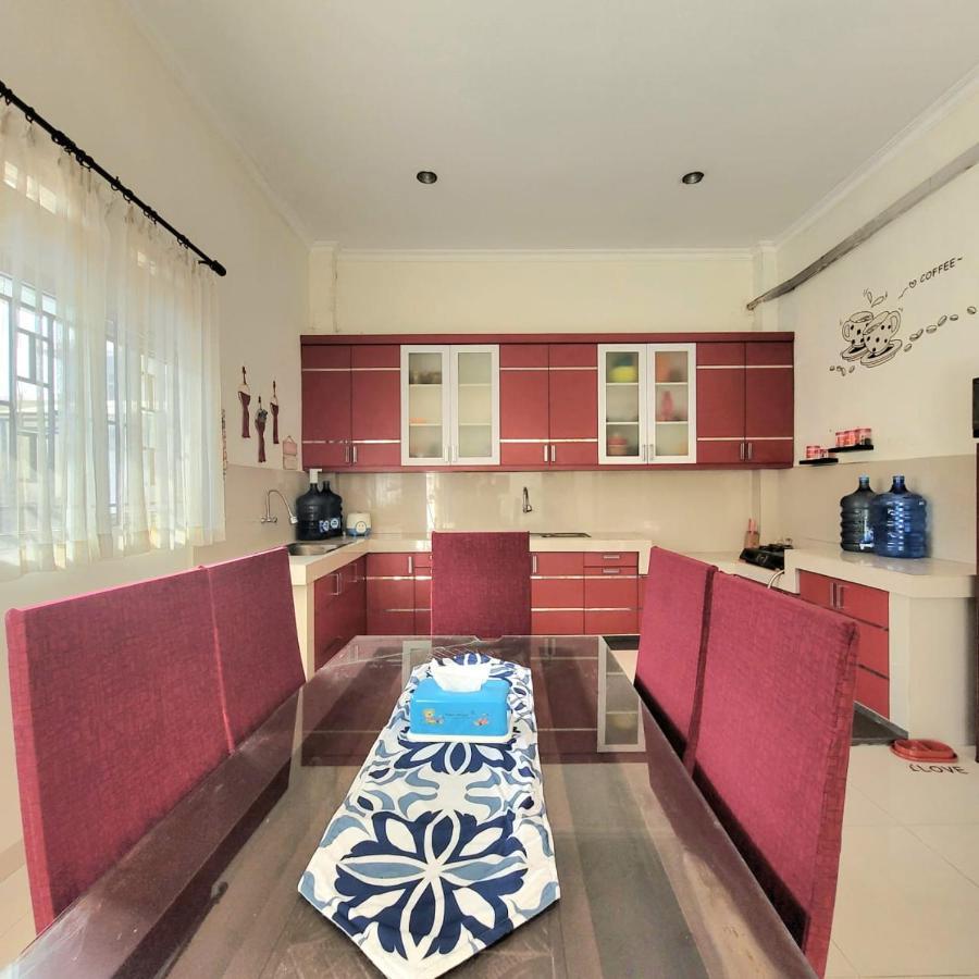 Mahakam Guest House Паданг Экстерьер фото