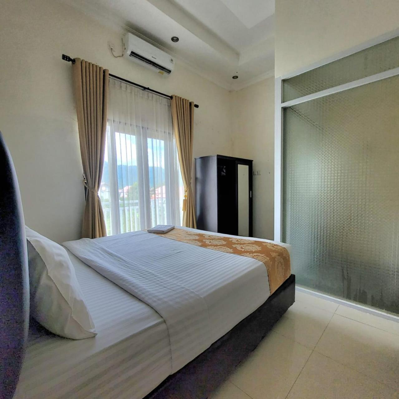 Mahakam Guest House Паданг Номер фото