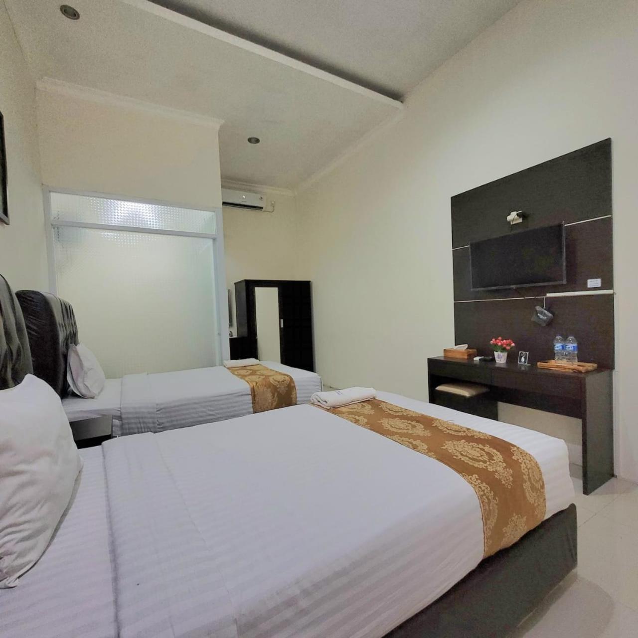 Mahakam Guest House Паданг Номер фото